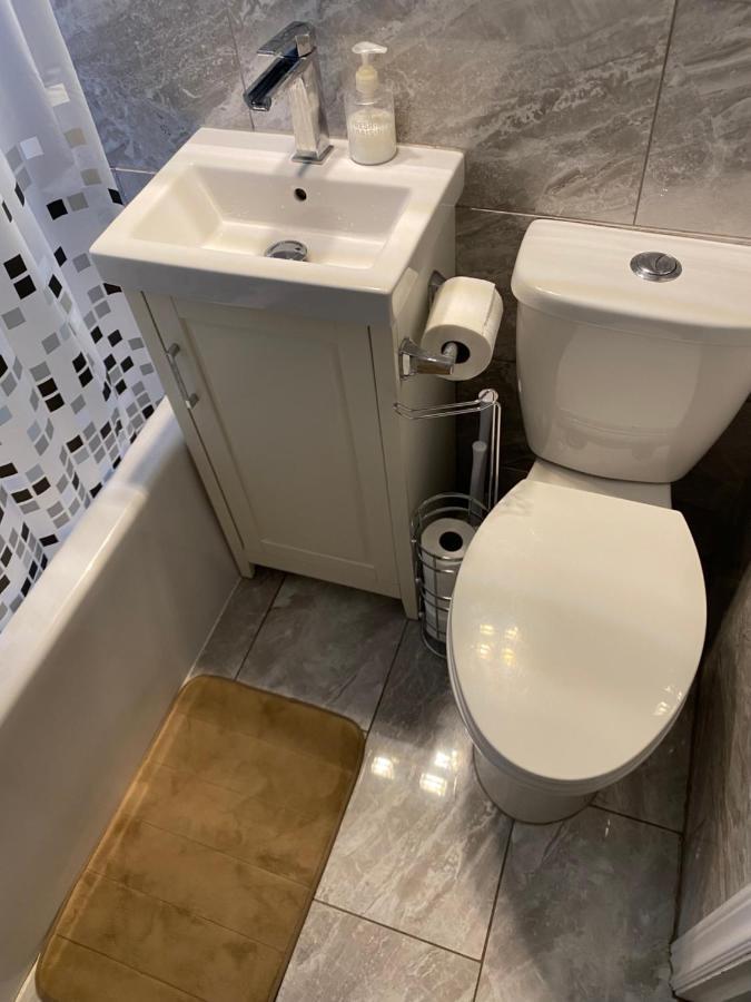 Airport Apartment